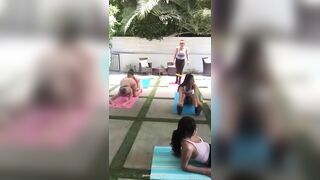 Cặp đôi less không tới để tập luyện