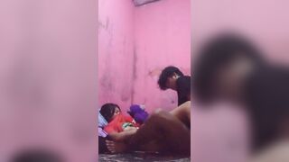 Anh trai với em gái lớp 10