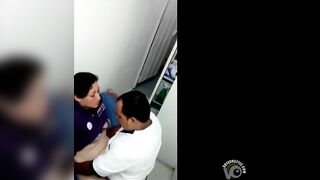 Bác sĩ bị bắt quả tang đụ bệnh nhân