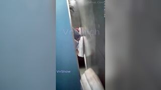 Quay lén các e học sinh Trung Quốc Vạch lồn đi ỉa đái bị phát hiện
