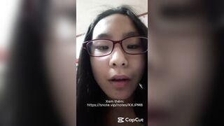 Em thủ dâm nhiều quá thâm hết cả bím rồi