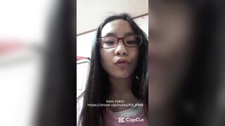 Em thủ dâm nhiều quá thâm hết cả bím rồi