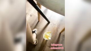 BÉ NGÂN HÀNG THỦ DÂM ĐẤY TRONG LY TÀ SỮA