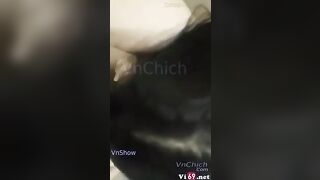 Lén chs cô bạn thân ở toilet đang chuẩn bị xuất rồi thì bị GV phát hiện vì đi lâu