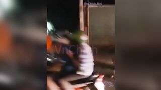 Tổng hợp các clip gái xinh đi bão vạch lồn show vú trên đường