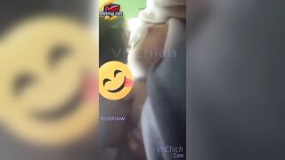 Thác loạn trong quán trà sữa, Vắng khách là 2 e học sinh vạch tý ra bú