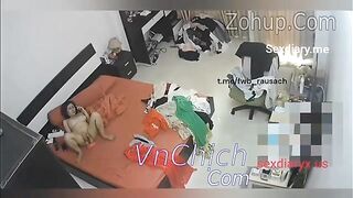 Đi hc thêm thanh niên lm liều, đặt cam quay lén cô giáo phát hiện cô giáo thủ dâm