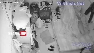 Hack camera e gái cấp 2 quàng khăn đó dùng lồn để giữ a trai ko đi công tác