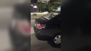 Cặp đôi dừng xe giữa đường để địt nhau