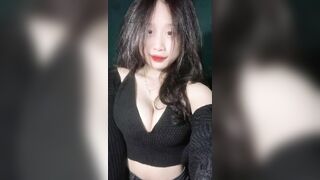 Như Quỳnh cặp vú nẩy như thạch nhìn đã thật 😝