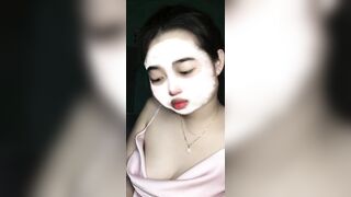 live tt mà bận đồ vậy làm mấy anh nứng