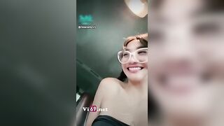 Anh tài xế may mắn được em rosababyvip thủ dâm trên xe ô tô