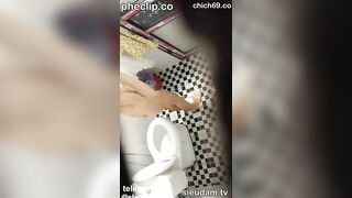 Quay Lén Chị Gái Vợ Tắm May Mắn Không Bị Phát Hiện