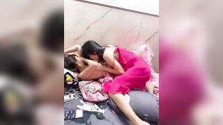 Sáng chủ nhật cuối tuần của em và những người bạn cùng phòng