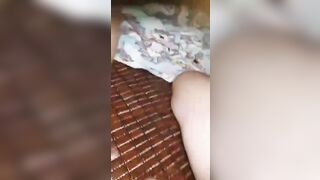 Phụt tinh lên bím e y