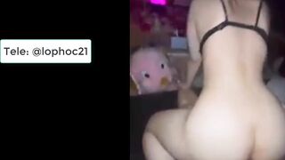 Nữ sinh năm cuối lộ clip do bạn trai cũ chia sẻ