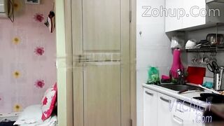 Ny thg bạn đang nấu ăn thì bị tốc váy sờ lồn địt khi thg bạn đang ngủ