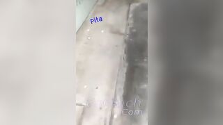 Con bạn hãm lồn, Mang trà sữa ra là được bé nó cho chs some sờ lồn