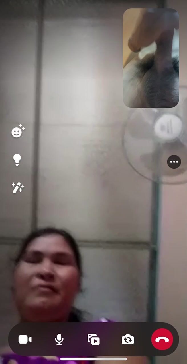 Chị 2