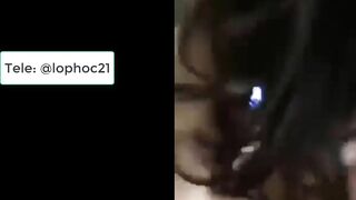 Cô gái ngực to làm bạn tâm giao để kiếm tiền
