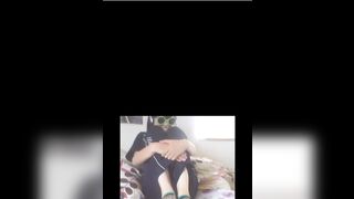 Nữ sinh ngại ngùng khi phải show tất cả cho thầy giáo qua video call