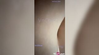 Còn chị nứng lồn, Bât thg e vừa đi học về hiếp dâm mình thg e chim còn chx lột bao