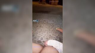 Bạo vl, Nửa đêm móc lồn trước cửa nhà người ta còn đái ra trước cửa