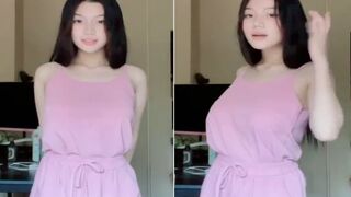 Nữ sinh Thúy Thanh bị bạn tung clip sex online