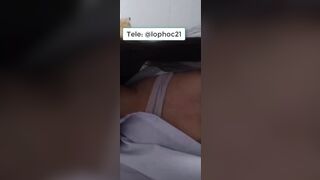 Nữ sinh trong sáng nhờ bạn trai không chia sẻ Clip sex