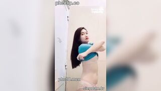 Em Thu Ngân Điện Máy Xanh Lồn Nhiều Nước