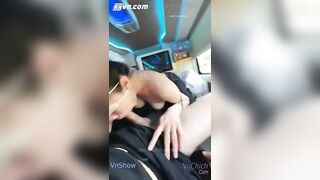 Hot Scandal, Địt nhau trên xe giường nằm nhưng ko kéo rèm cửa sổ và cái kết
