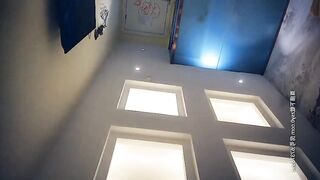 Em gái ngồi chơi xích đu bị thằng anh khốn nạn đè ra địt