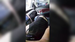 Có oto sướng thật, dừng đèn đỏ được bé nó bú cu phê vkl