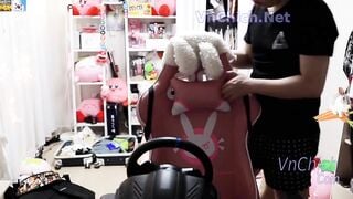 Quên tắt video, nữ streamer lộ lồn trên live còn móc cho ny xem