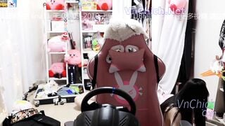 Quên tắt video, nữ streamer lộ lồn trên live còn móc cho ny xem