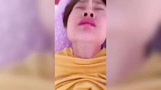 Chị máy bay ngoại tình bị bắt đánh ghen lột đồ trong trung tâm khách sạn