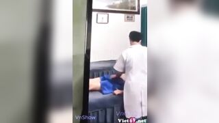 MBBG đi wax lông gặp bác sĩ biến thái lén bóp với sờ lồn hỏi sướng không