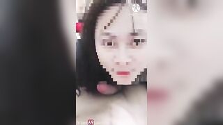 Em đang mút mà anh cứ quay nc