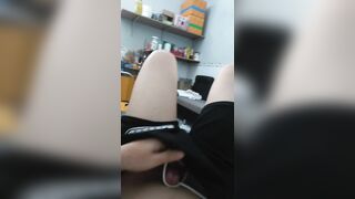 Nứng quá làm trong quần luôn.