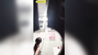 Quay Lén Em Kính Cận Đi Tắm