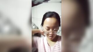 Trước Khi Tắm Với Show Hàng Thủ Dâm Cái Đã Cho Máy Anh Nứng Chơi