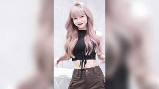 Idol Ciin lột đồ