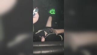 thèng chó! nhỏ có tội gì mà đánh v chỗ đó của con gái như vậy!