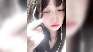 E loli lồn hồng show lồn thủ dâm