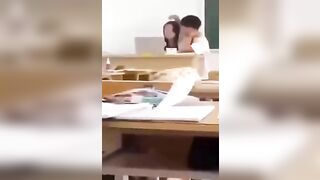 Clip sex cô giáo Mai Quỳnh Trang 2k1 với học sinh cực hot