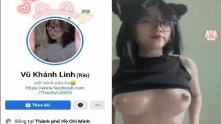 Vũ Khánh Linh 2ka10 dùng cu giả để đỡ nứng