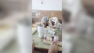 Cô e vợ còn trinh