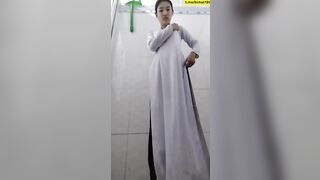 Em Học Sinh Áo Dài Mới Lớn Nứng Lồn Giữa Đêm (phần 2)