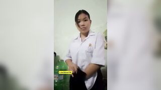 Em Học Sinh Non Tơ Mới Nhú Thủ Dâm (phần 2)