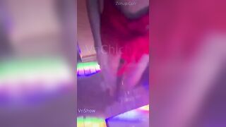 Giải đáp cho cj e vì sao Ctrai hay đi karaoke đây nha, Lồn dâng tận miệng